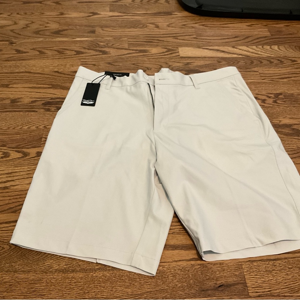 Men's NWT retail $125 by Straight Down Golf Shorts